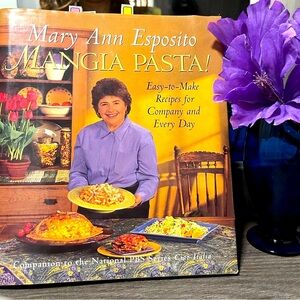 Cookbook- PBS Host of “CIAO ITALIA” HARDCOVER & FABULOUS !!!!! 💕